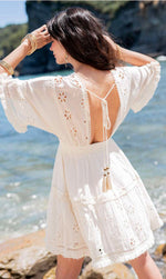 Load image into Gallery viewer, Sicilia White short
