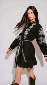 Load image into Gallery viewer, Verona Black &amp; White short shirt dress
